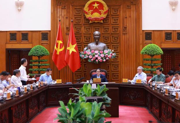 政府总理范明正：在第九次会议上提交国会关于国际金融中心的决议