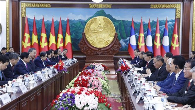 Việt Nam - Lào thúc đẩy gắn kết chiến lược toàn diện